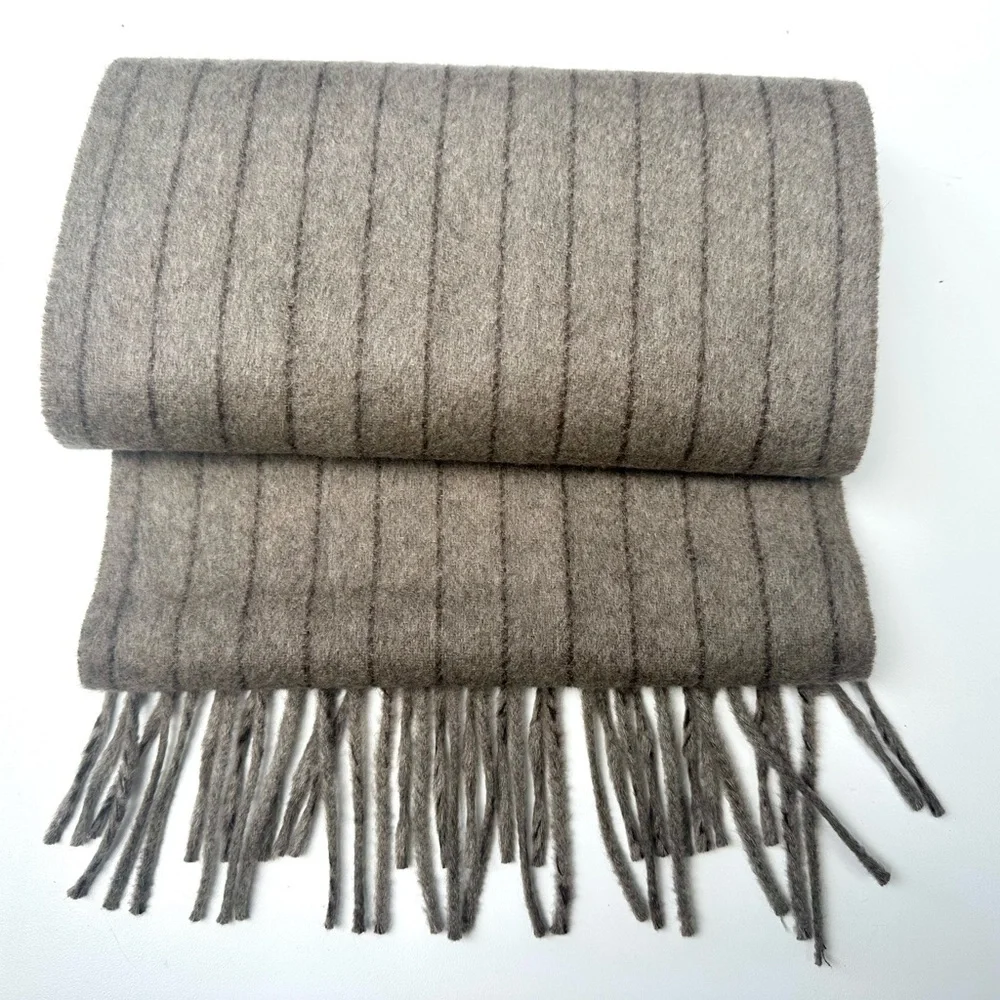 EUC 100% Cashmere Banana Republic Taupe Scarf